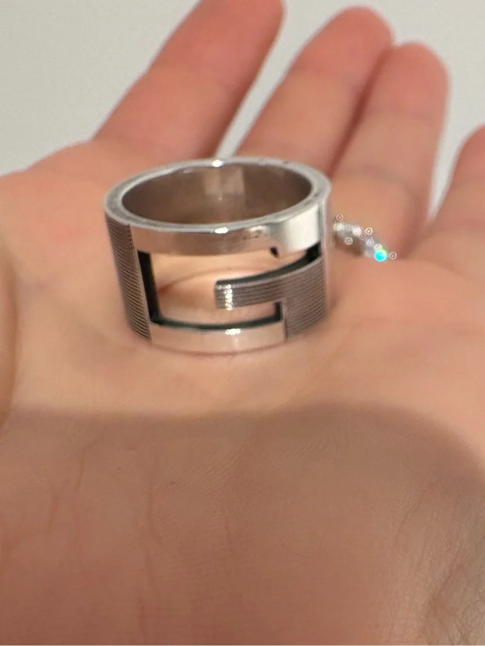 Gucci Silver-tone Interlocking G Wide‎ Band Ring
